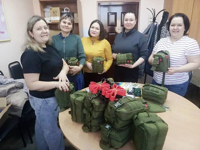 Женсовет авиационного завода организовал сбор средств на тактические аптечки для бойцов