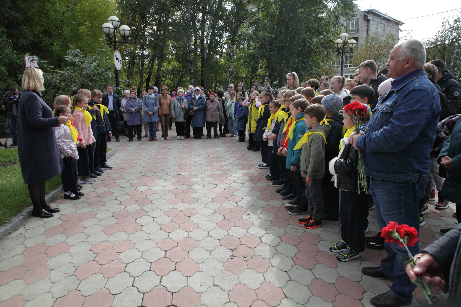 image_0 image_0