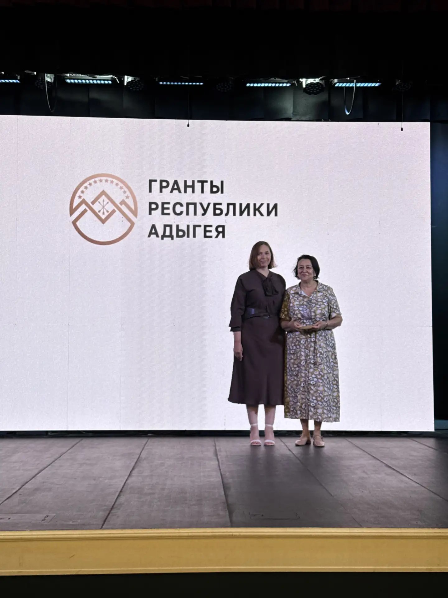 image_0