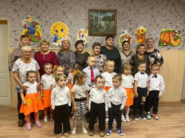 Женсовет Свирска пригласил мам и бабушек бойцов СВО на осенний праздник