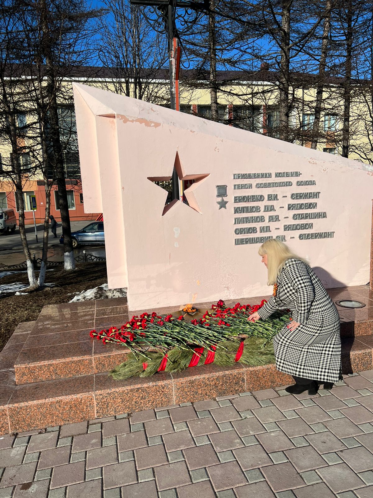 image_0 image_0