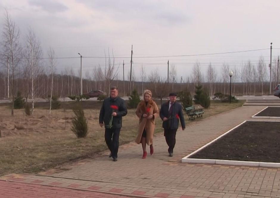 image_0 image_0