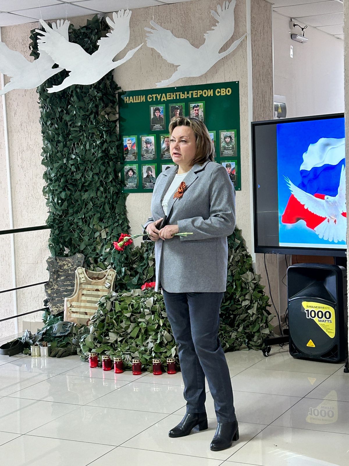 image_0 image_0