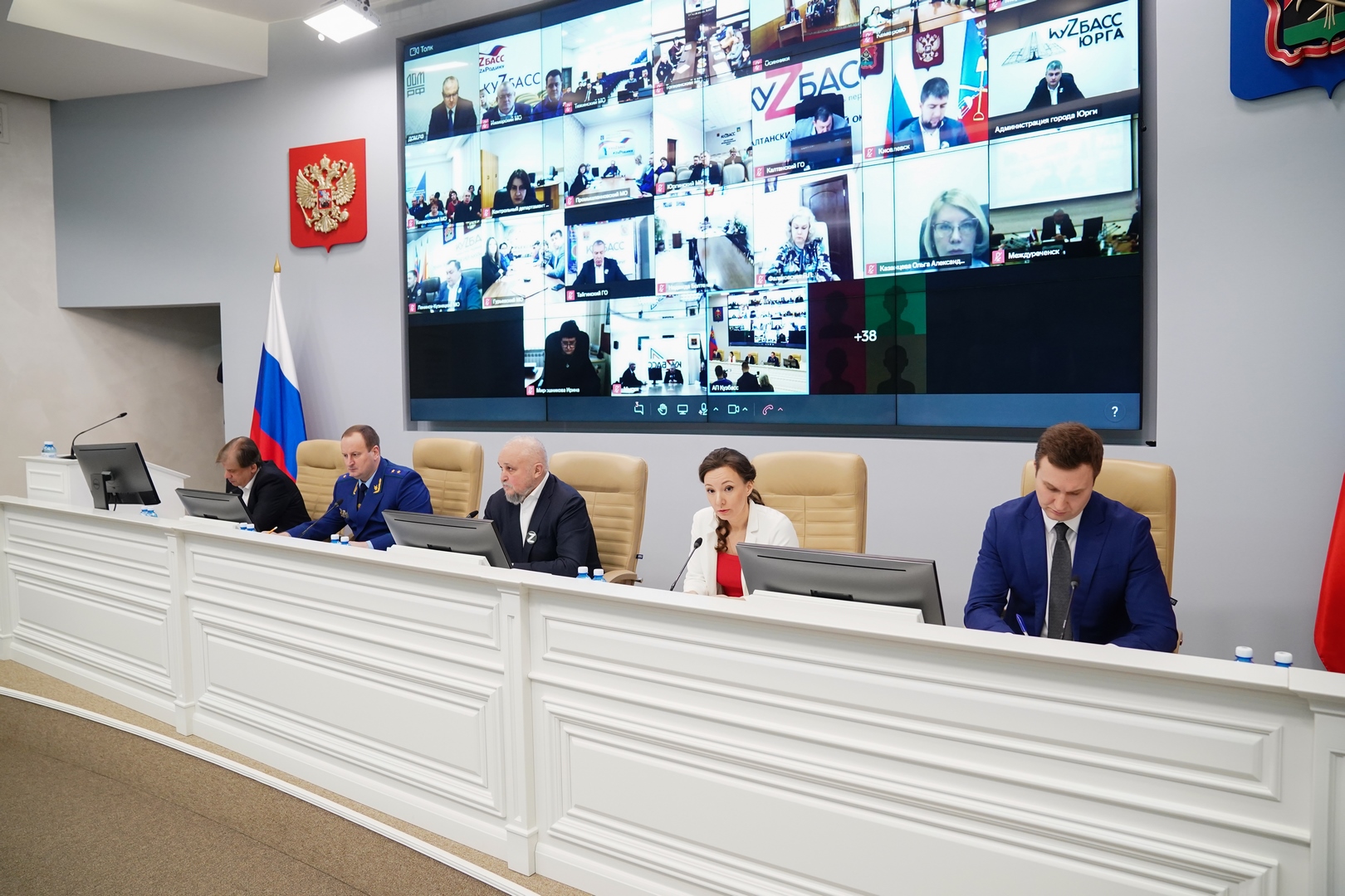 image_0 image_0