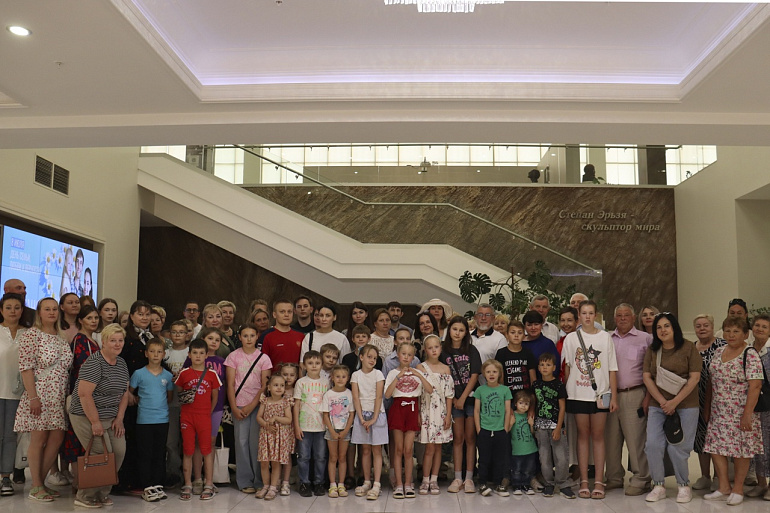 image_0 image_0