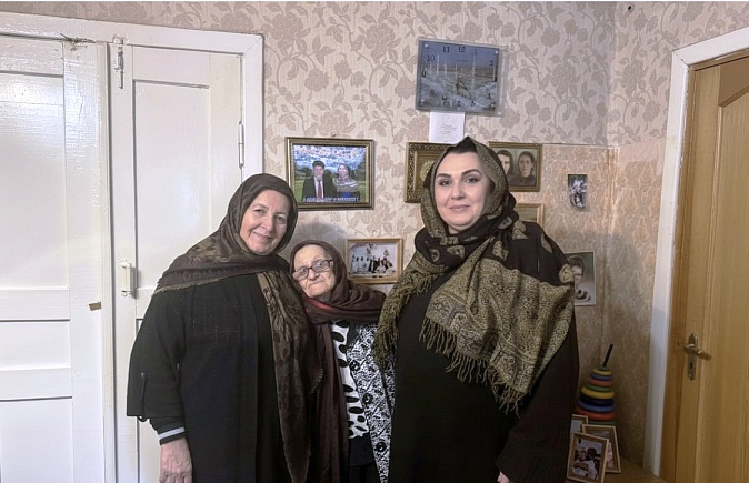 Активистки Союза женщин Дагестана побывали в гостях у Заслуженного врача РД