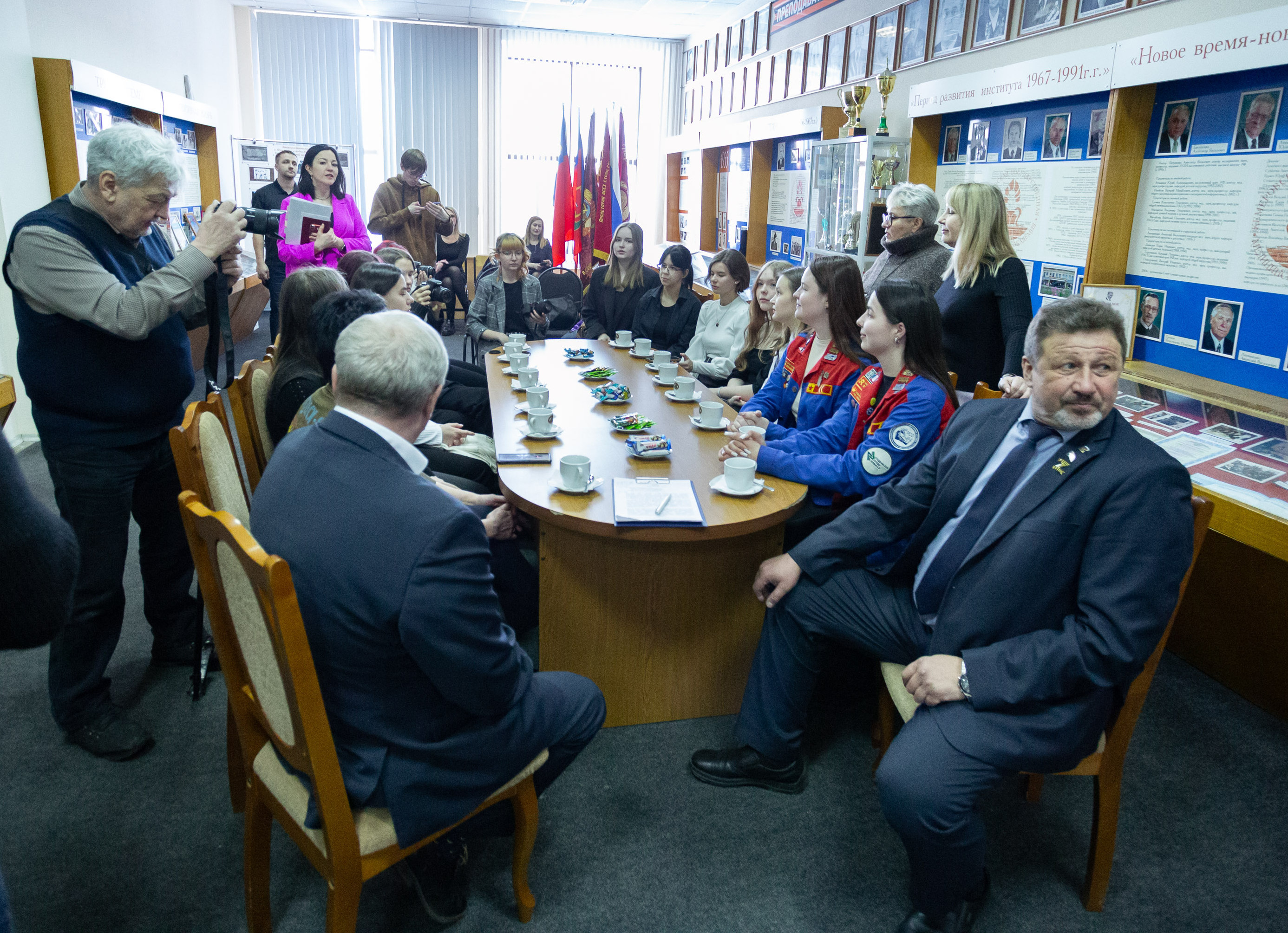 image_0 image_0
