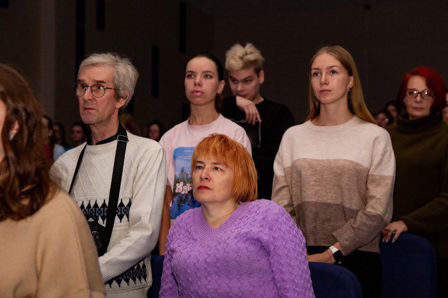 image_0 image_0