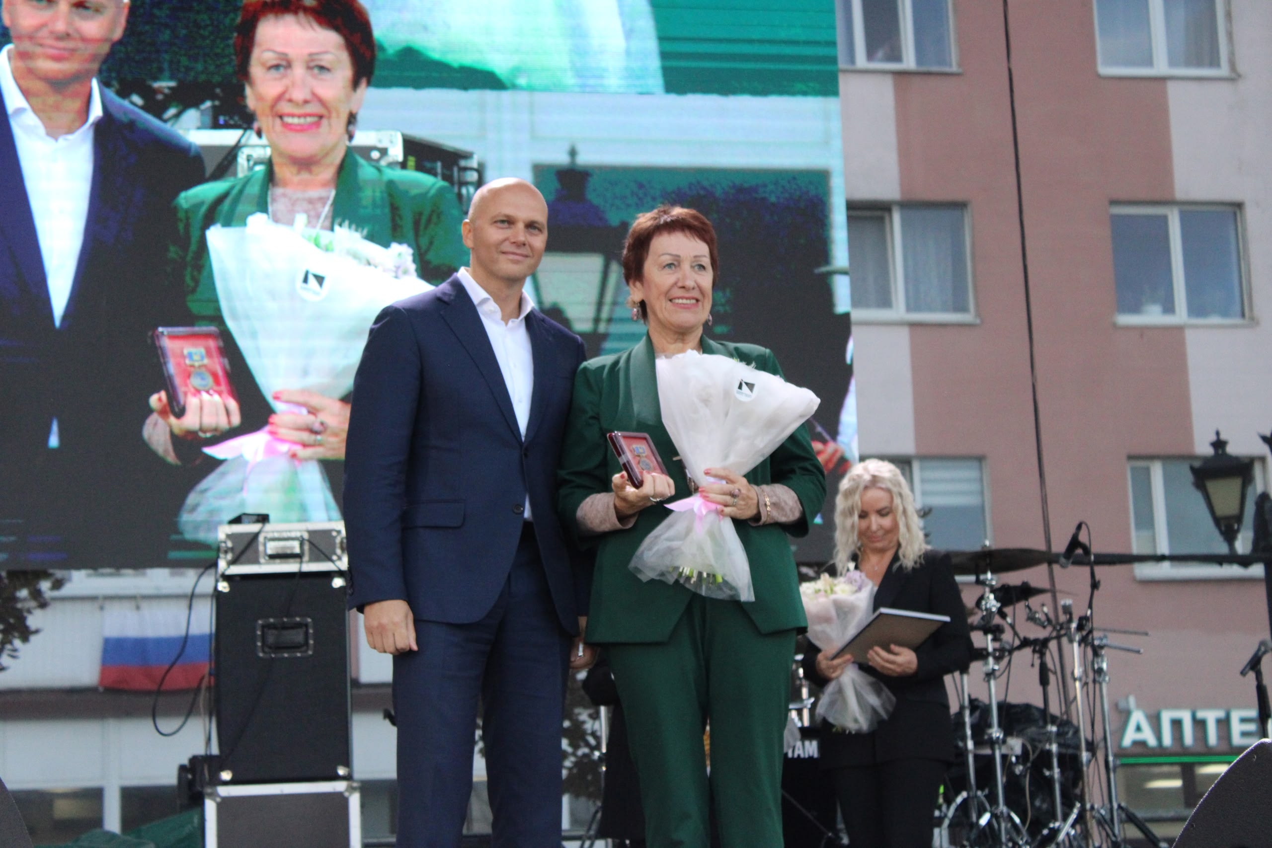 image_0