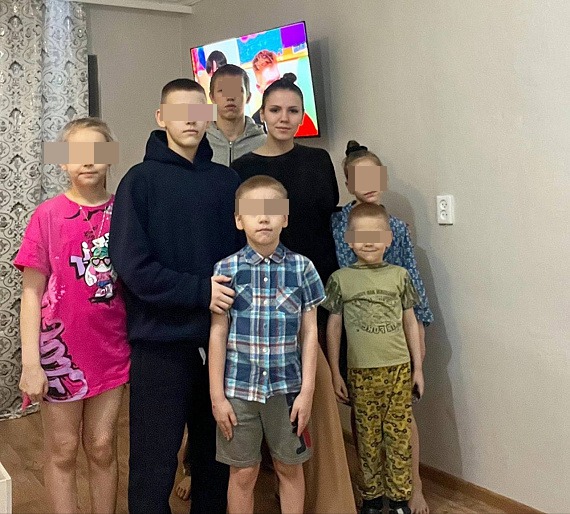 Костромские союзницы помогли многодетной семье остаться вместе