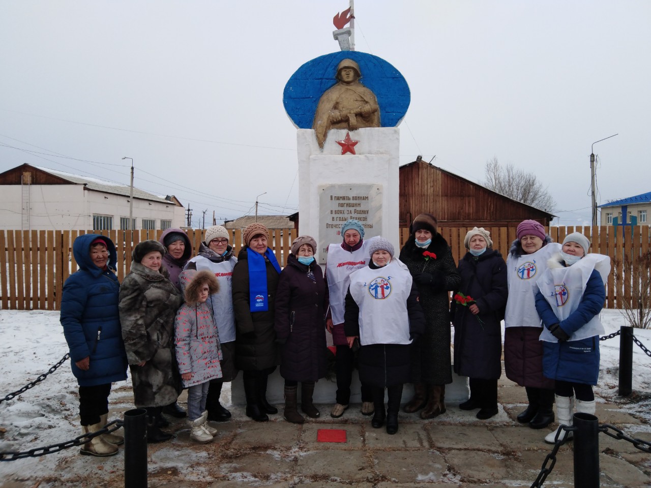 Погода сотниково иволгинский. Памятник в Иволгинске. Памятник Победы в Иволгинске. Иволгинский район. В Ч 63384 Иволгинск в Бурятии.