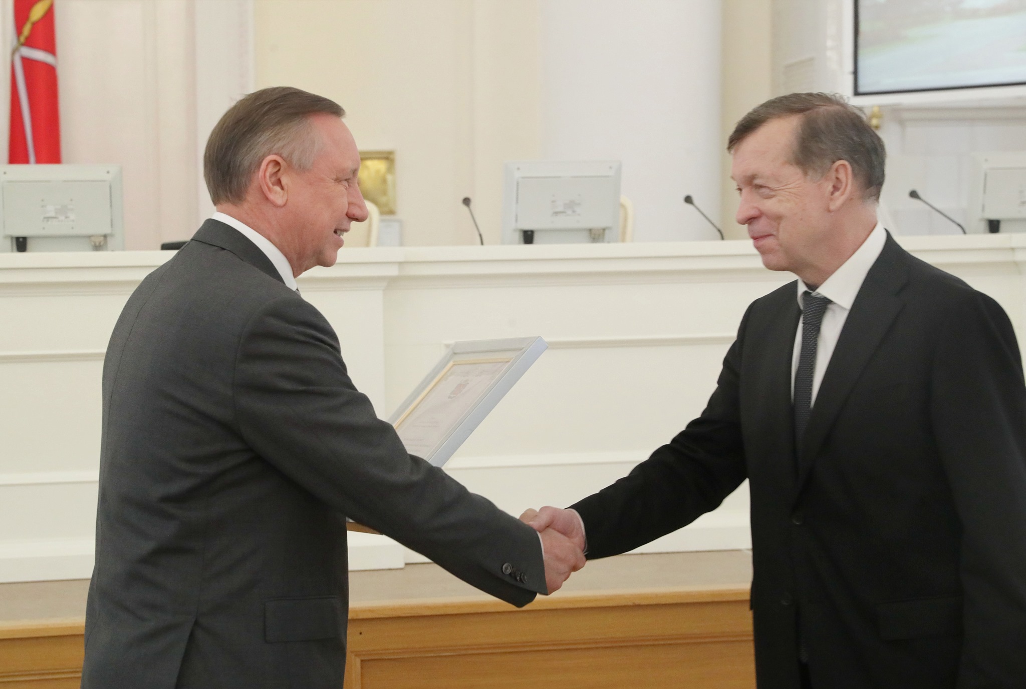 image_0 image_0