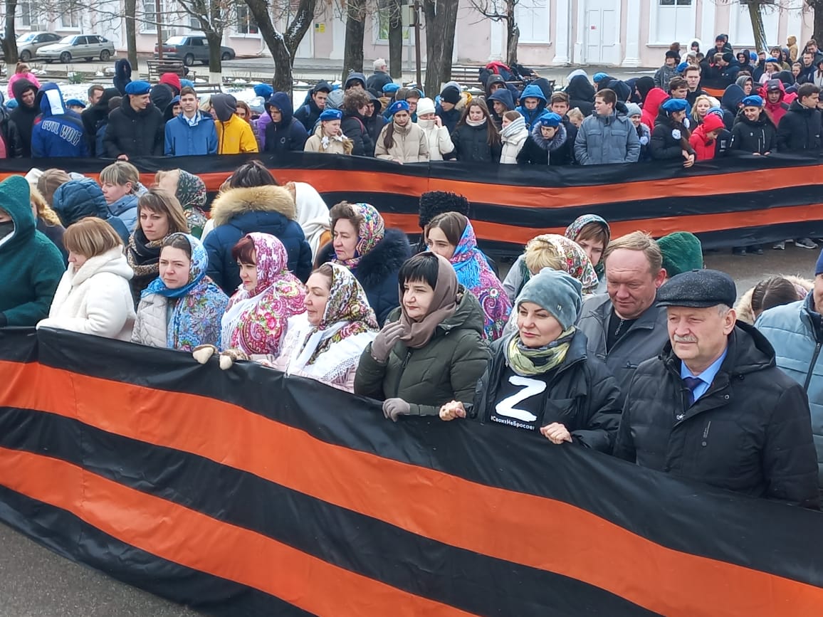 В Новоалександровском округе прошёл флешмоб в поддержку Президента Владимира  Путина