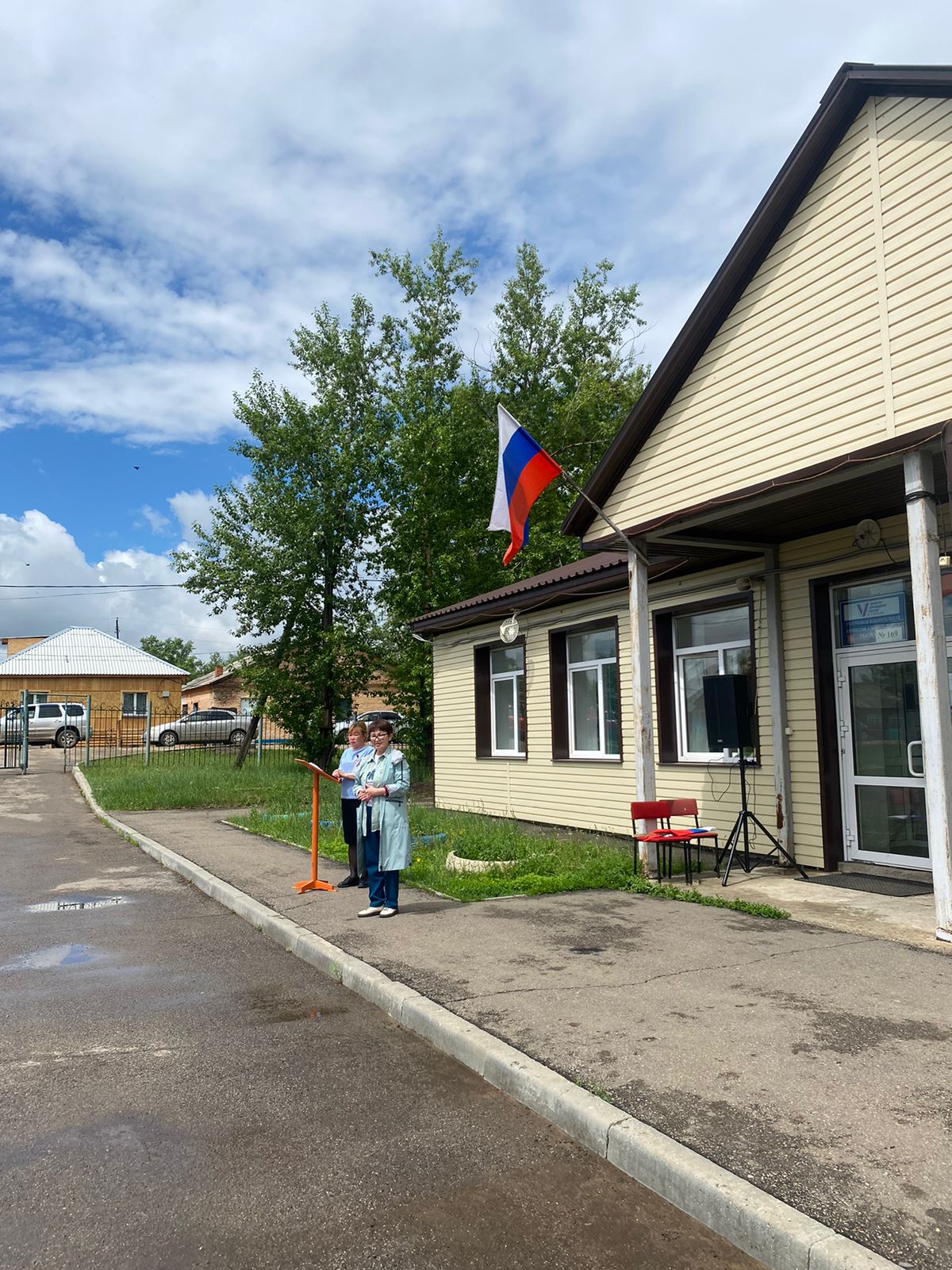 image_0 image_0