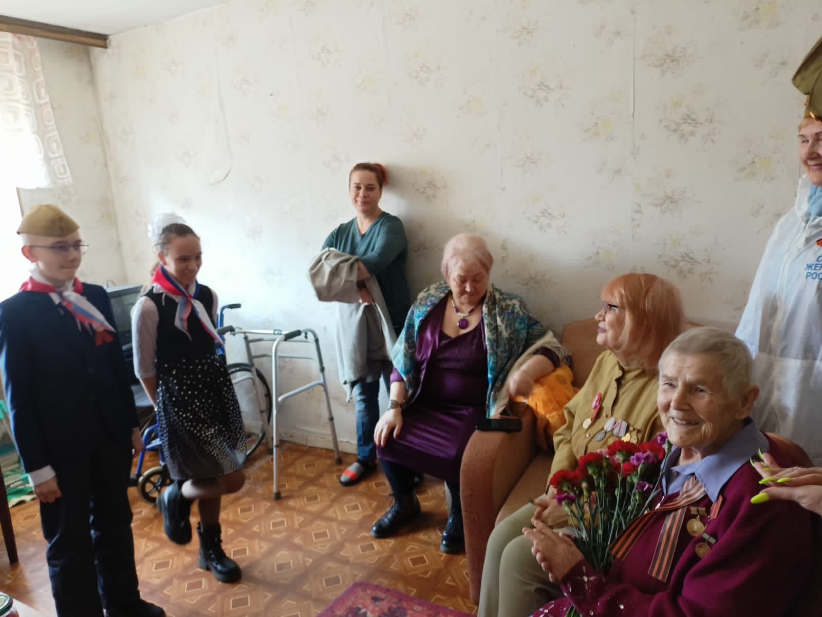 image_0 image_0