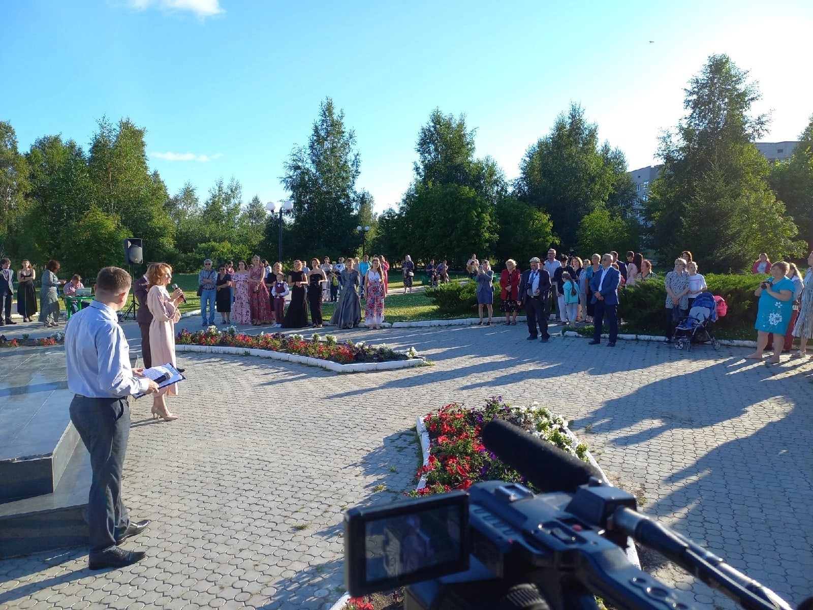 image_0 image_0