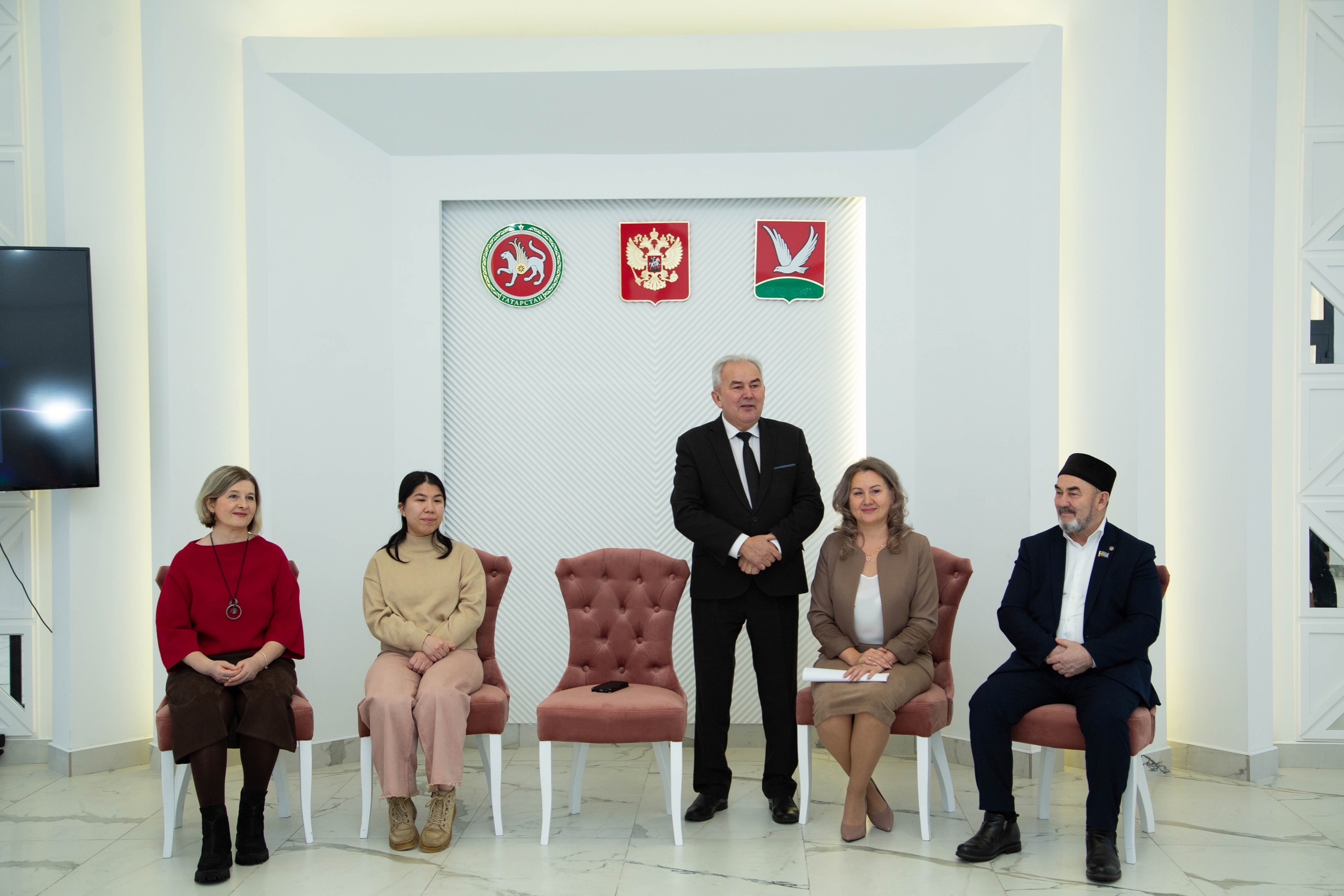 image_0 image_0