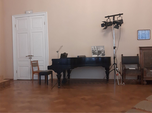 image_0 image_0