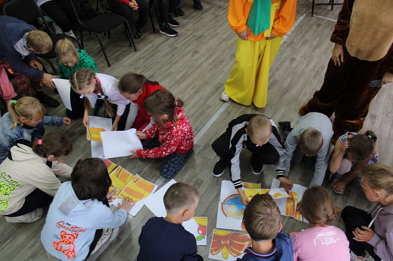 Активистки СЖР приняли участие в акции «Соберем ребенка в школу»