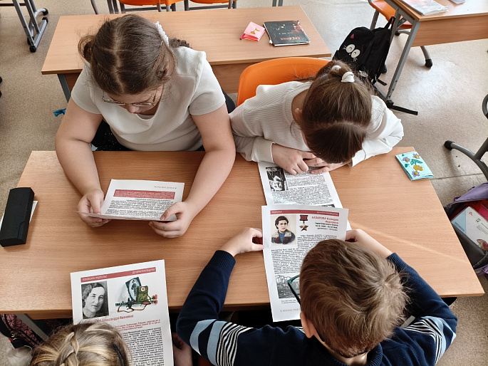 Пустошкинский женсовет рассказал детям, как хрупкие женщины ковали Победу