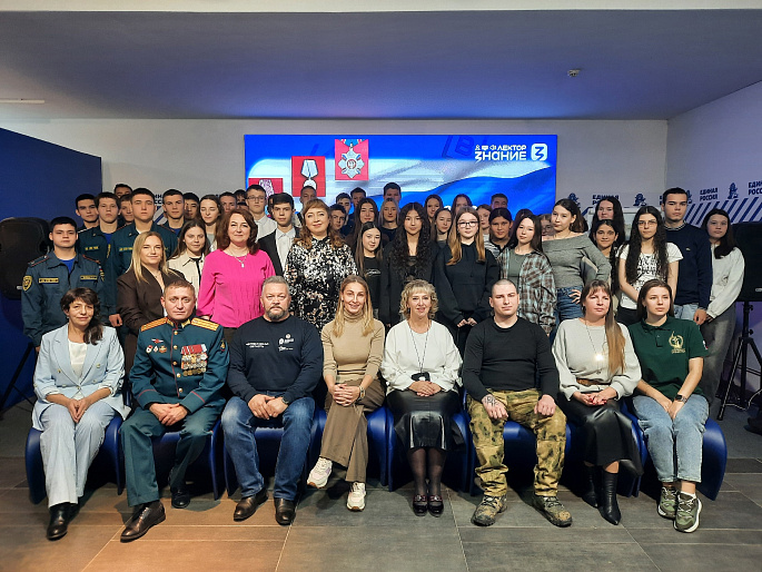 Герои нашего времени рассказали молодежи о событиях Великой Отечественной и СВО