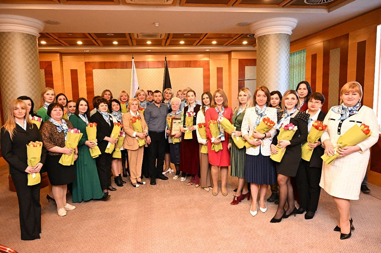 Глава ДНР Денис Пушилин встретился с женским активом республики