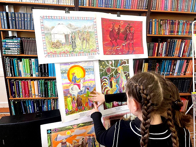 Выставка рисунков юных луганских художников открылась в Таганроге