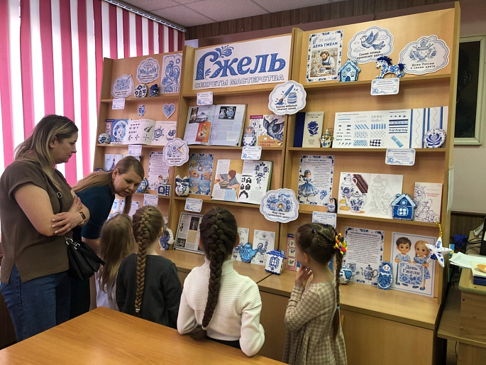 Томские союзницы провели межрегиональную акцию «Сказочная гжель»