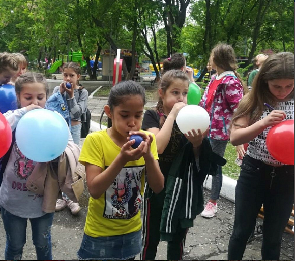 Акция “Подарим детям праздник!”