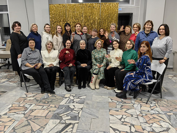 Лидер женсовета ЗАТО Северск организовала тренинг «Тайная сила матрёшки»