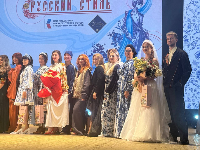 Показ авторской коллекции «Русский стиль» Екатерины  Романенко прошел в Луганске