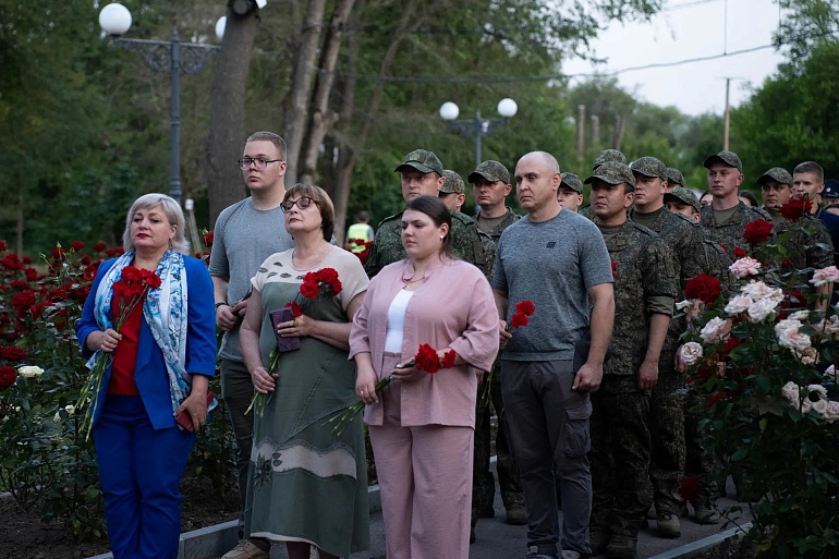«Женщины против нацизма»: луганские активистки продолжают традиции Антифашистского комитета