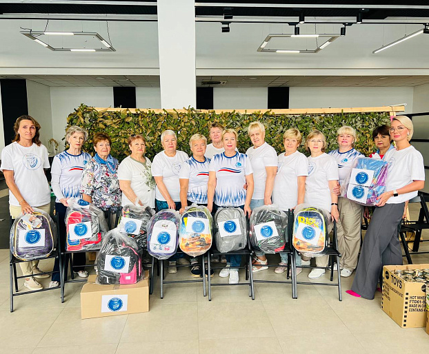 В подарок первоклассникам Краснодона