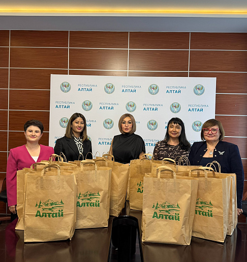 Союзницы из Горного Алтая навестили раненых бойцов