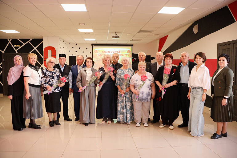 Добрая встреча за чашкой чая