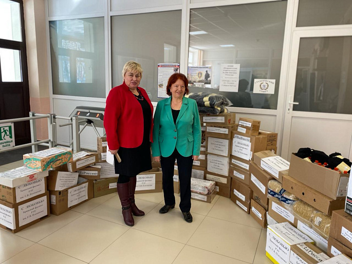 Брянские студенты отправили посылки в зону СВО