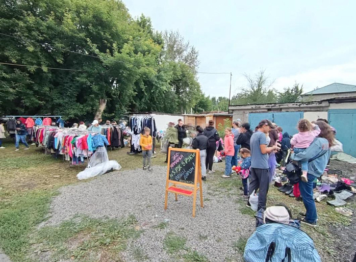 Экскурсия для особых детей и вещевая ярмарка. Новоалтайский женсовет помогает горожанам