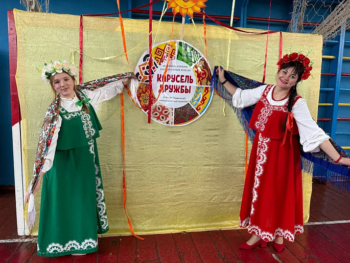 Женсовет Каменского района организовал фестиваль «Карусель дружбы»