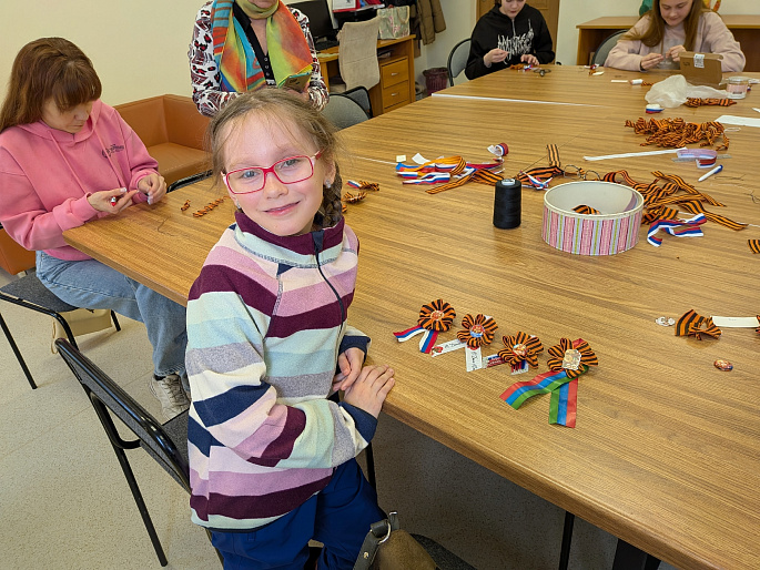 В г. Сортавала женсовет организовал мастер-класс «Символ Победы»