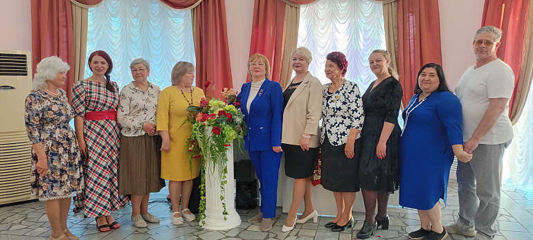 В г. Волжском чествовали супругов - юбиляров семейной жизни