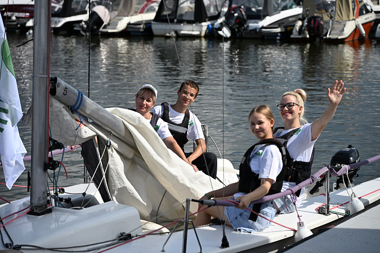 Фестиваль «Семья в спорте» продолжается. В нижегородском яхт-клубе прошла Семейная парусная регата