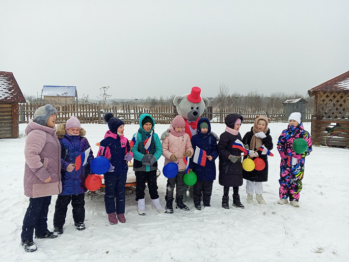 Женсовет в партнерстве с ТОСом подарил праздник жителям поселка Летка