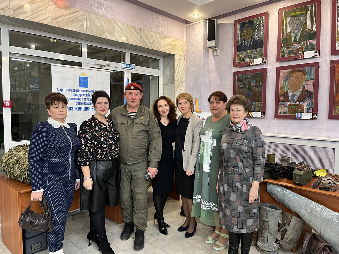 Активисток Саратовского РО СЖР наградили за помощь участникам спецоперации