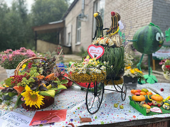 Выставка-конкурс "Умелые ручки нашей семьи": творчество и урожай