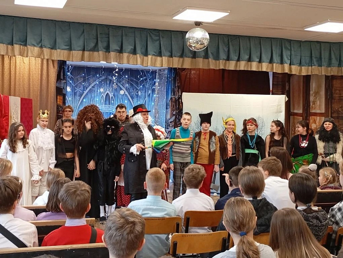 «Снежную королеву» сыграли во Владивостоке дети из коррекционного интерната