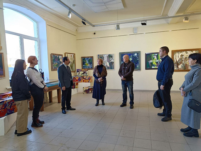 С родственниками участников СВО встретились в Союзе художников Пскова
