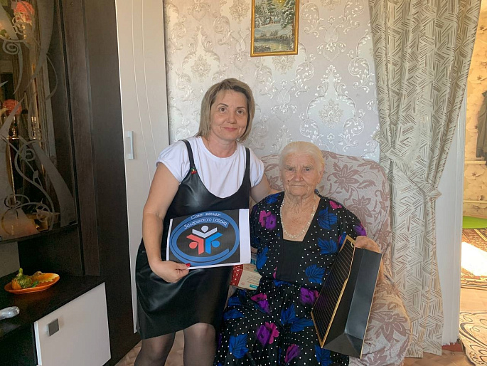 Женсоветы Иркутской области тепло поздравили ветеранов