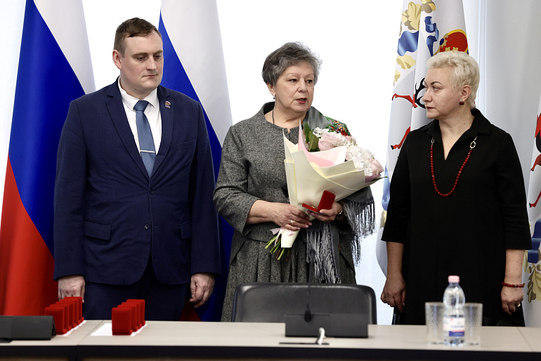 В Нижнем Новгороде матерям погибших воинов вручили Почетный знак «Признание»