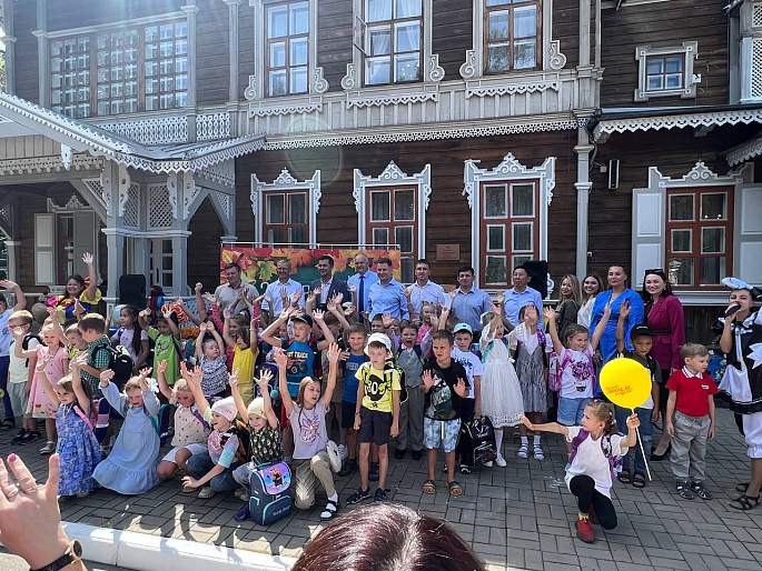 Праздник «Здравствуй, школа!» в Октябрьском округе Иркутска