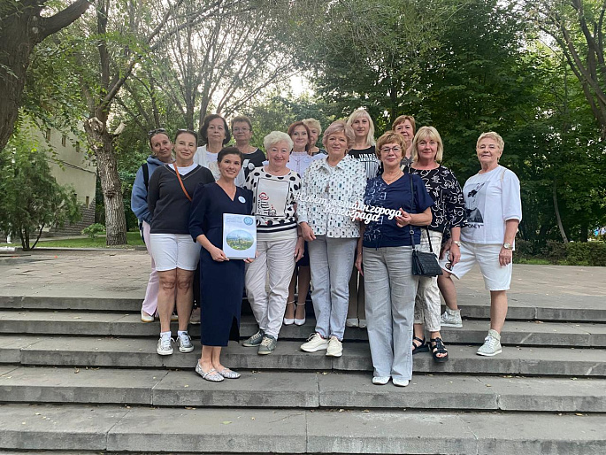 Волгоградский женсовет принял делегацию подруг из подмосковного Серпухова